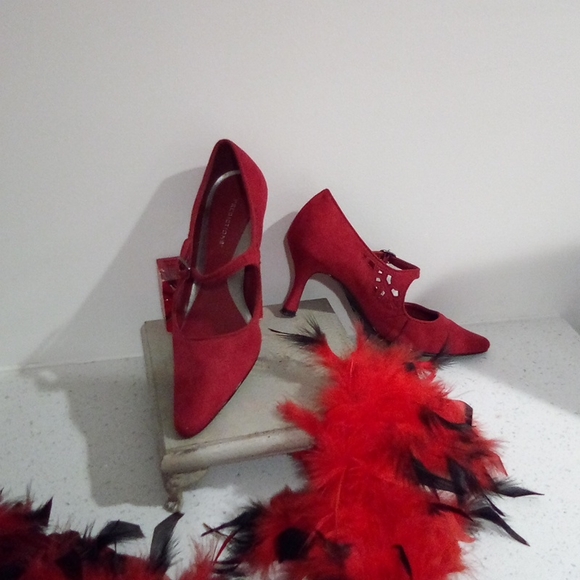 Predictions Lipstick Red Point Toe Kitten Heel Maryjanes - Picture 3 of 16